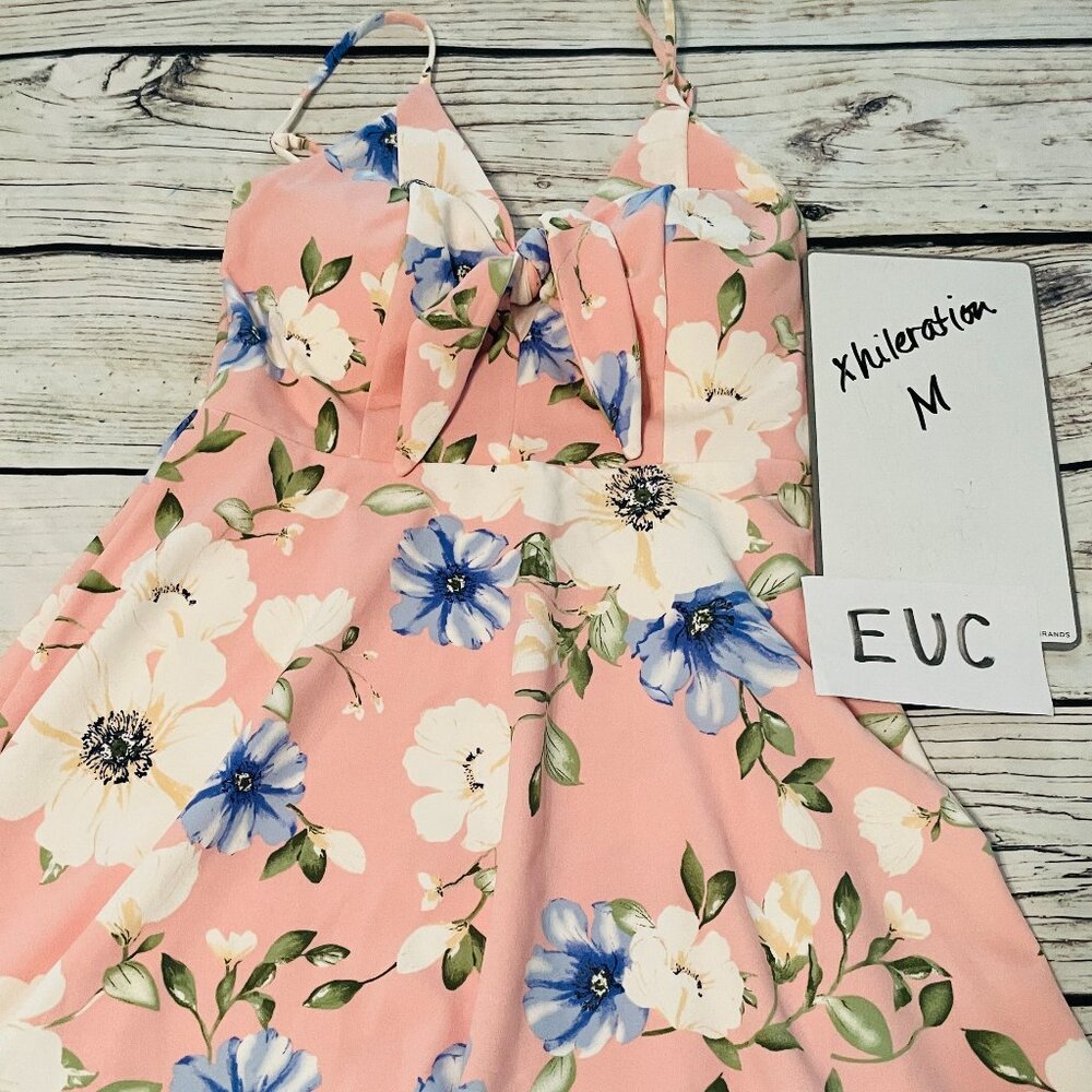Size M floral knot front dress